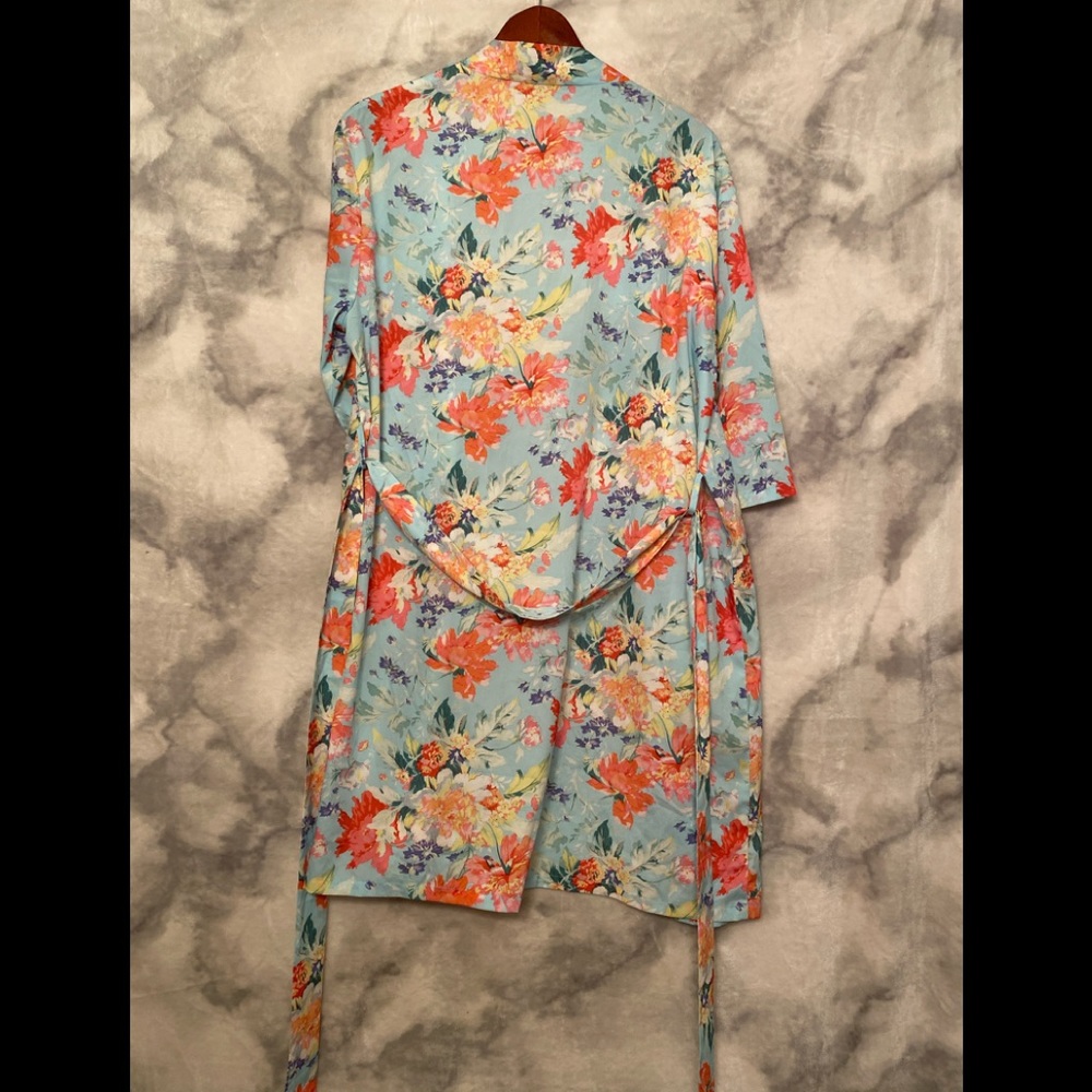 Le Rose Robe - Picture 2 of 6
